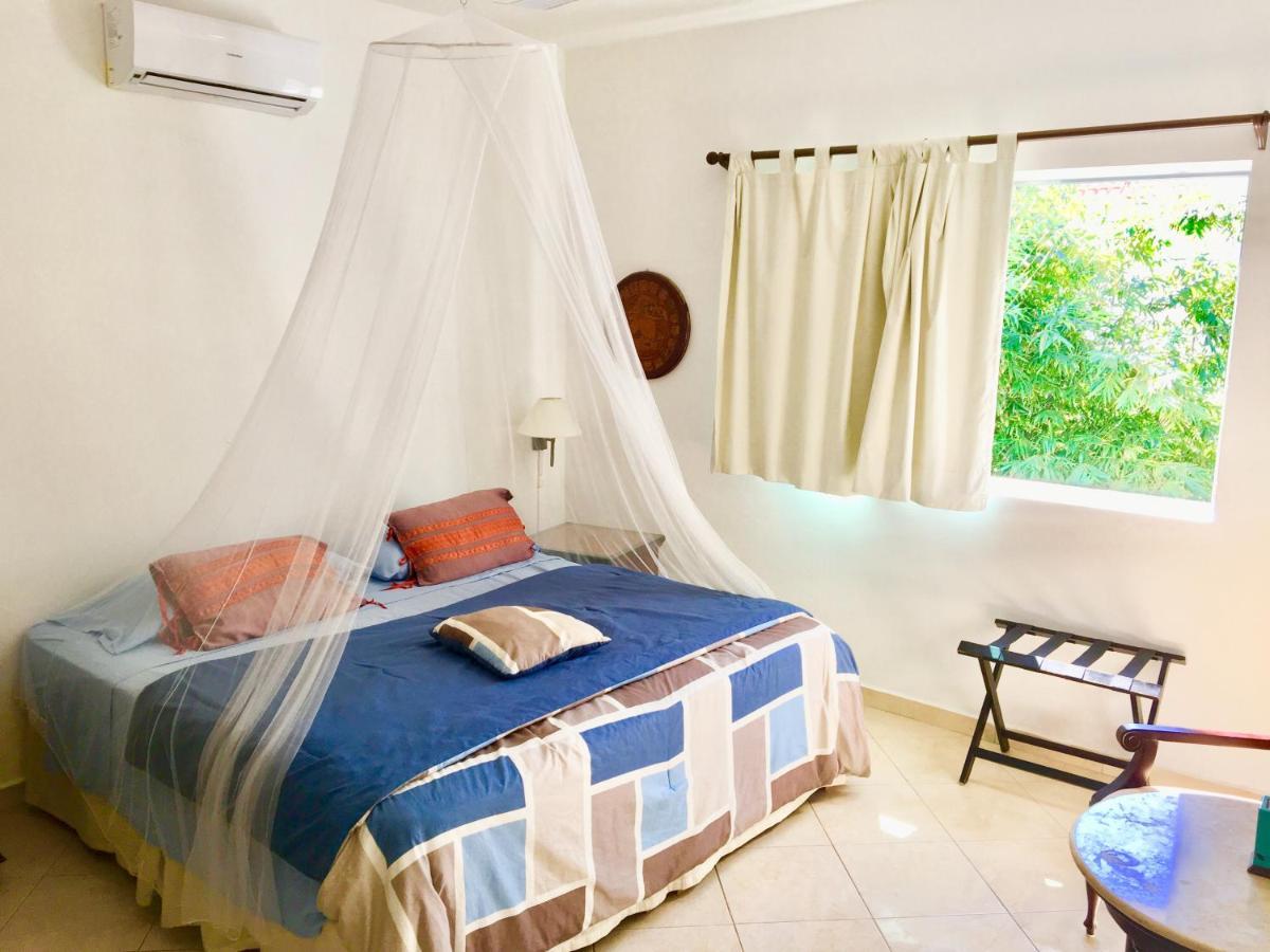 Esquina De La Felicidad De Playacar Bed & Breakfast Плая дел Кармен Екстериор снимка