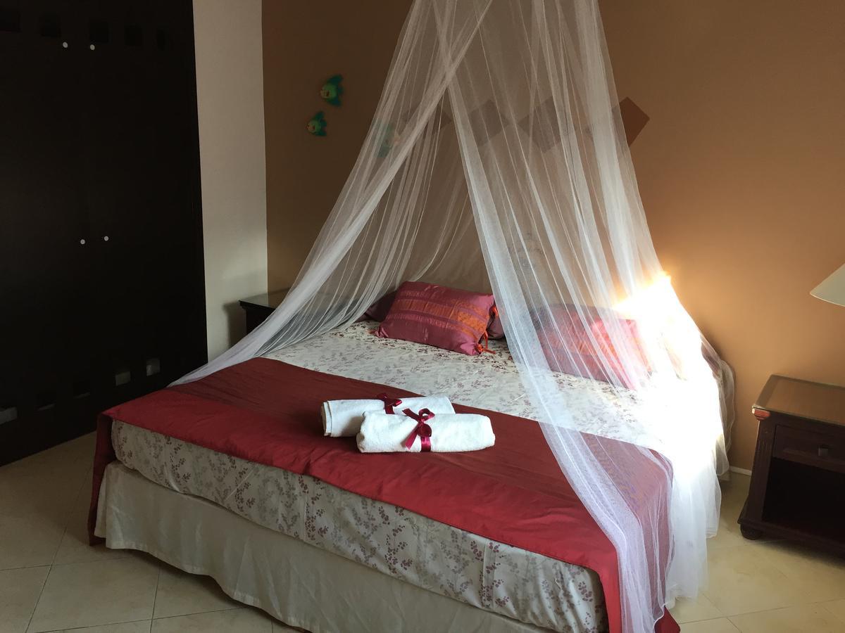Esquina De La Felicidad De Playacar Bed & Breakfast Плая дел Кармен Екстериор снимка